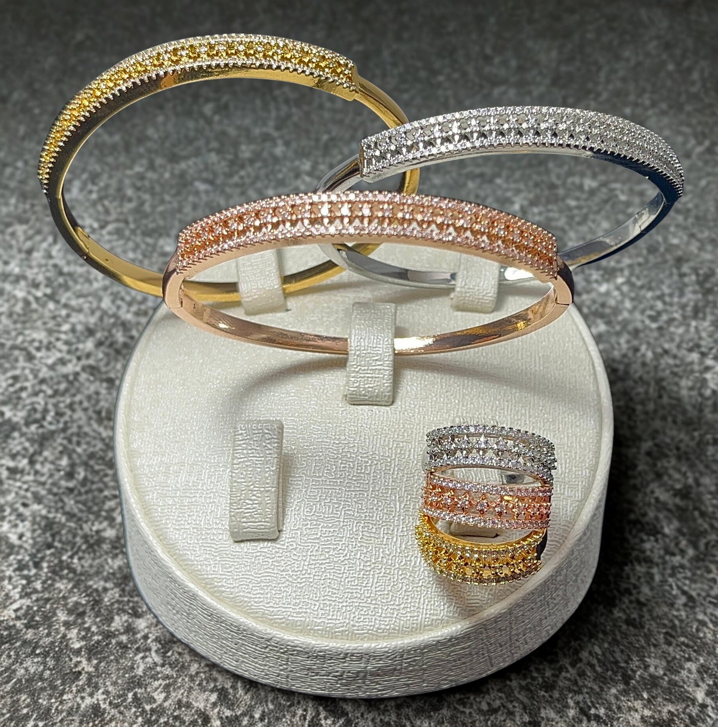 3 bracelet +3bague OFFERT